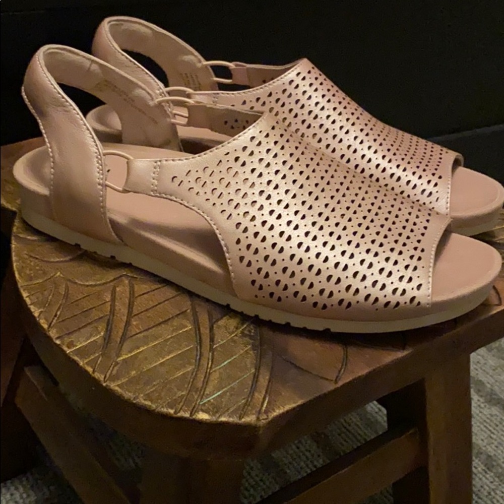 Women’s Earth Sandals